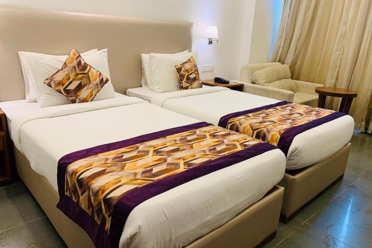 Viola Beacon Resort, Lonavala Bagian luar foto