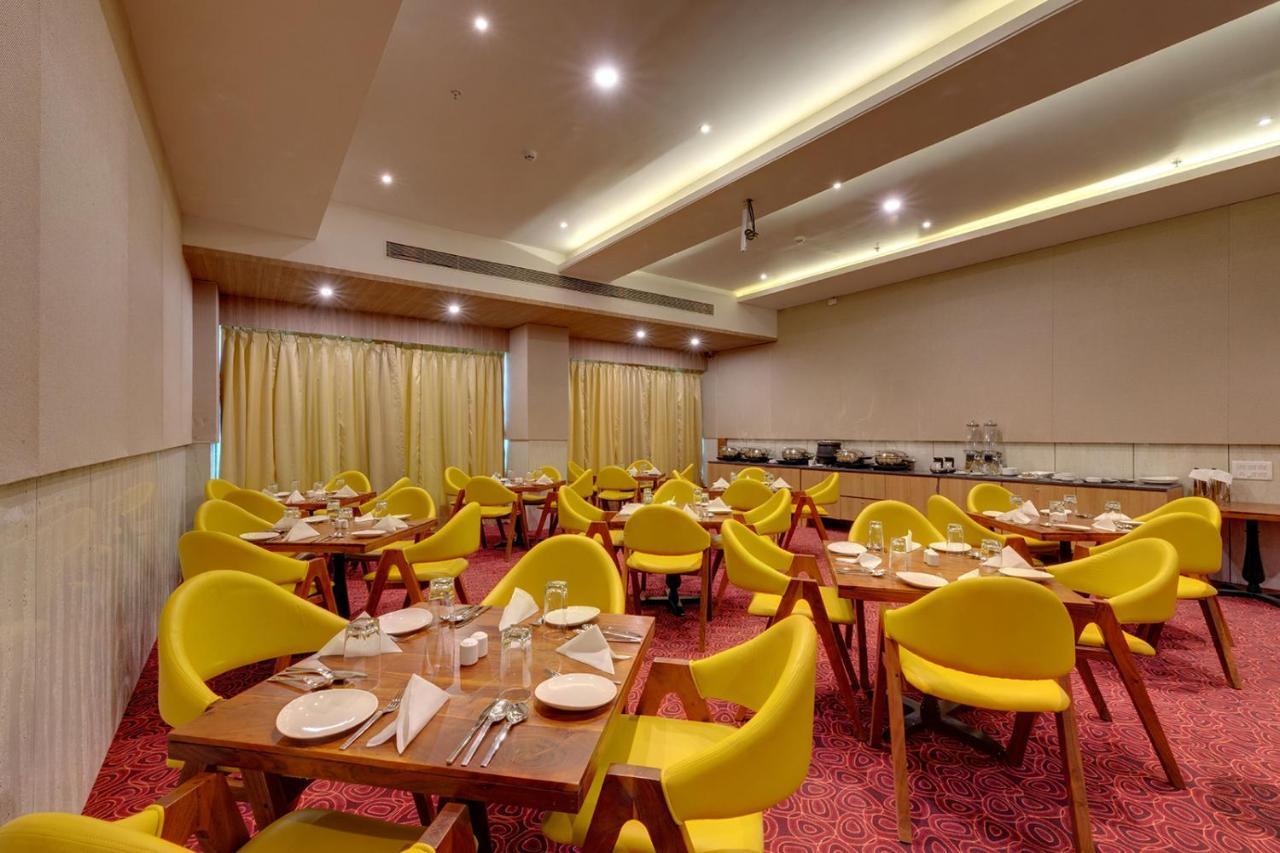 Viola Beacon Resort, Lonavala Bagian luar foto
