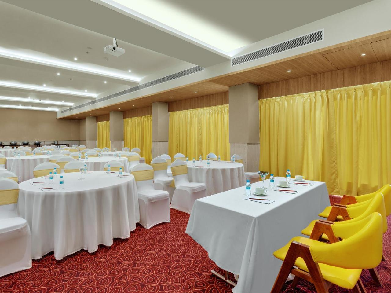 Viola Beacon Resort, Lonavala Bagian luar foto